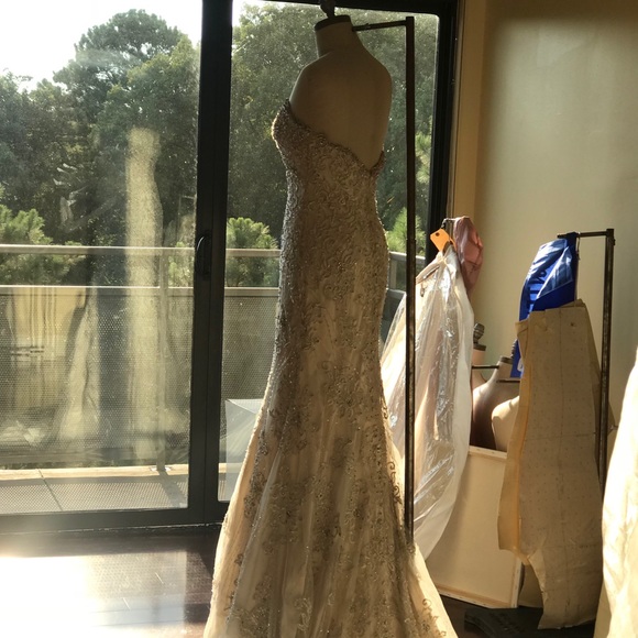 Mermaid hand beaded Wedding Dress with train - Picture 3 of 4